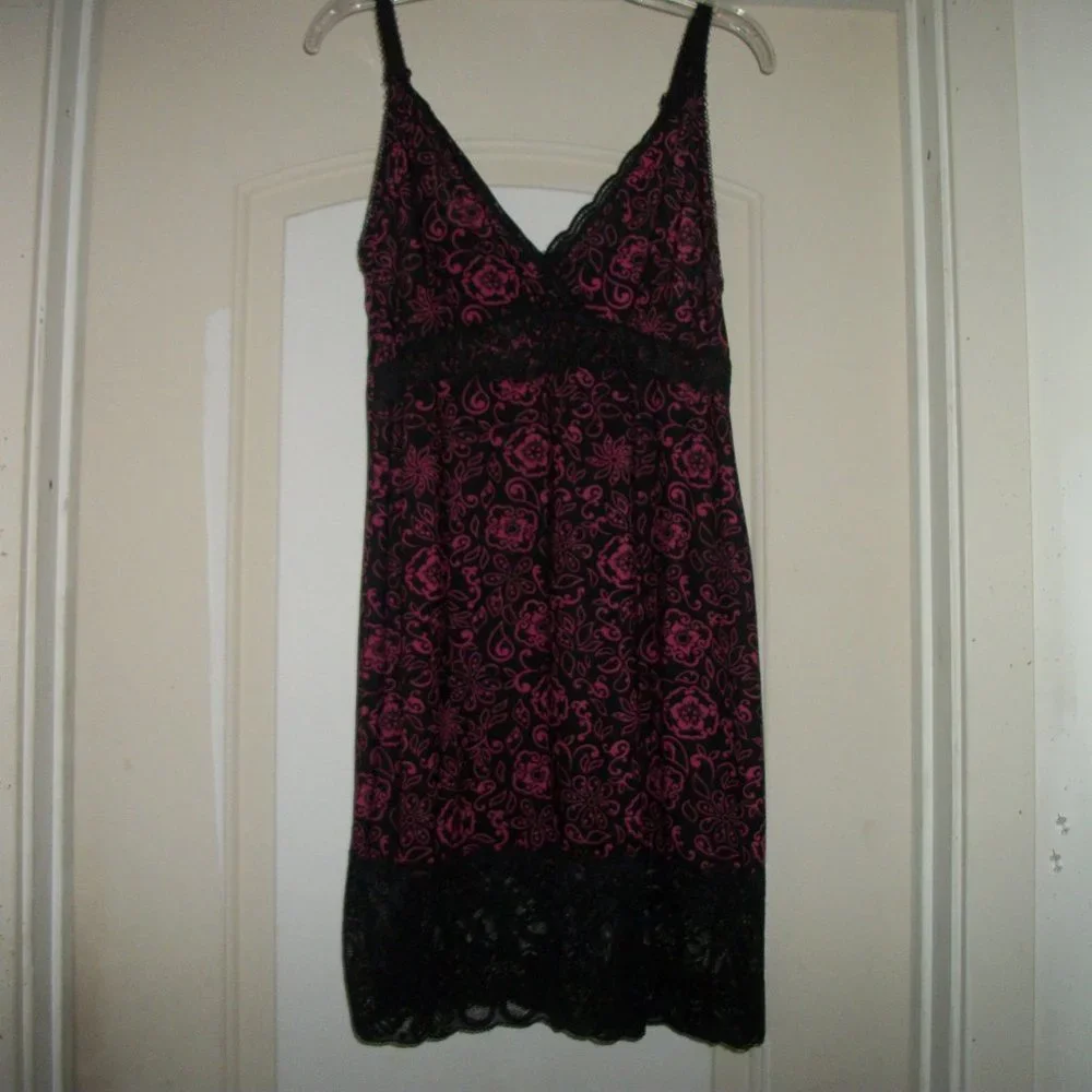 VINTAGE PINK & BLACK SPANISH STY SLIP W LACE M - Picture 3 of 4